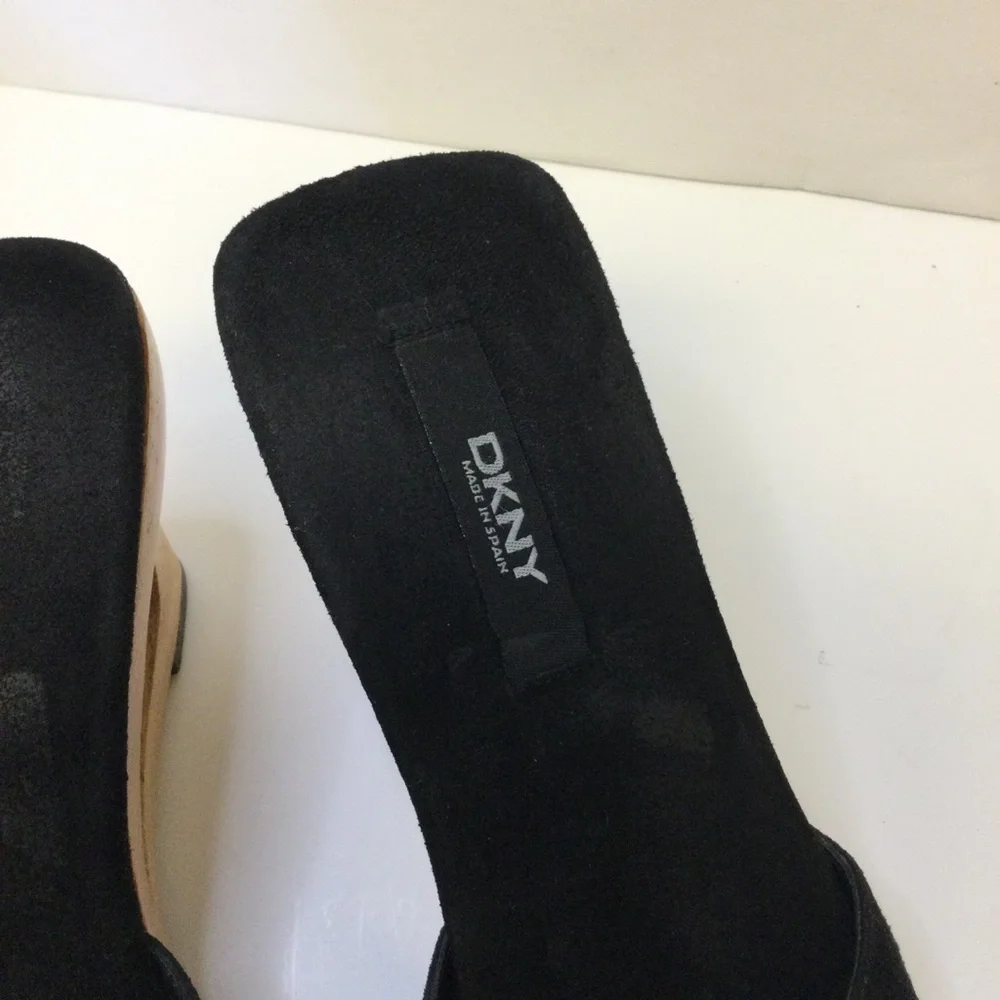 DKNY BLACK SUEDE WOODEN CUTOUT WEDGES SIZE 9 VINTAGE EUC